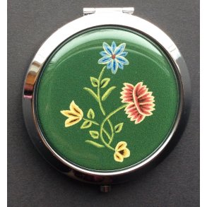 Speil til grnn Nordlandsbunad